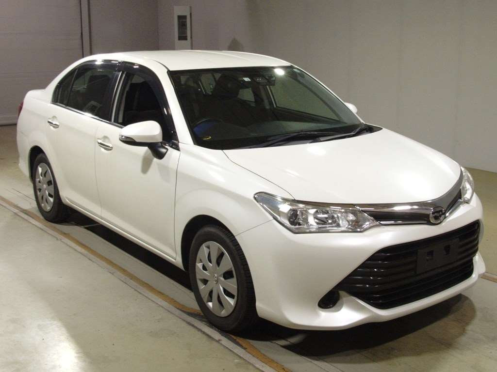 2016 Toyota Corolla Axio NRE161[2]