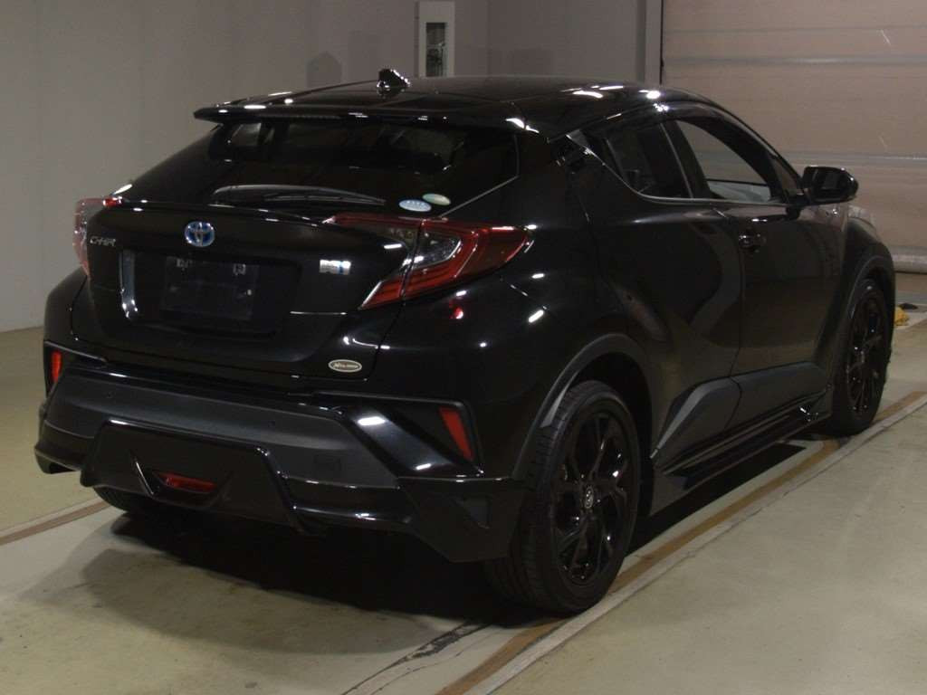 2019 Toyota C-HR ZYX10[1]