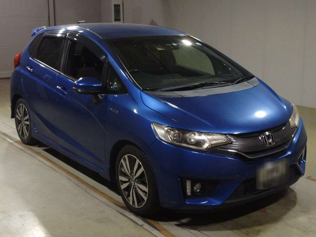 2013 Honda Fit Hybrid GP5[2]