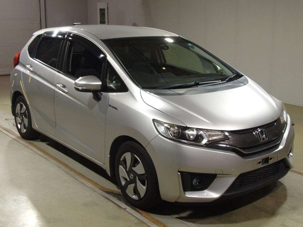 2014 Honda Fit Hybrid GP5[2]