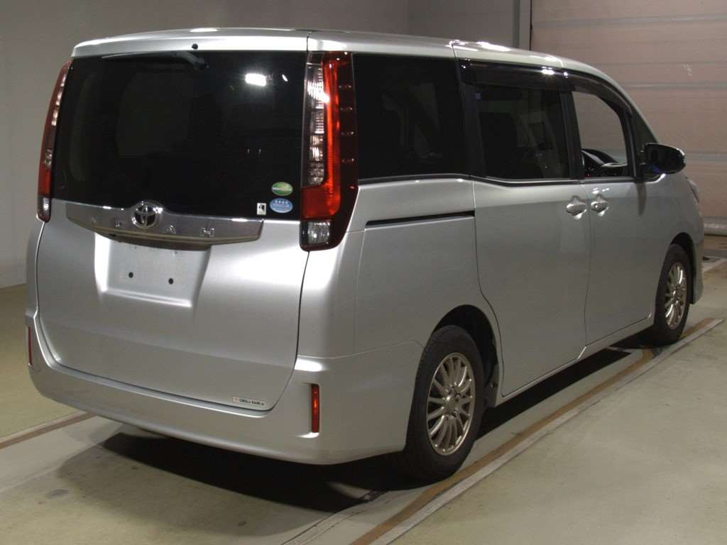 2016 Toyota Noah ZRR80G[1]