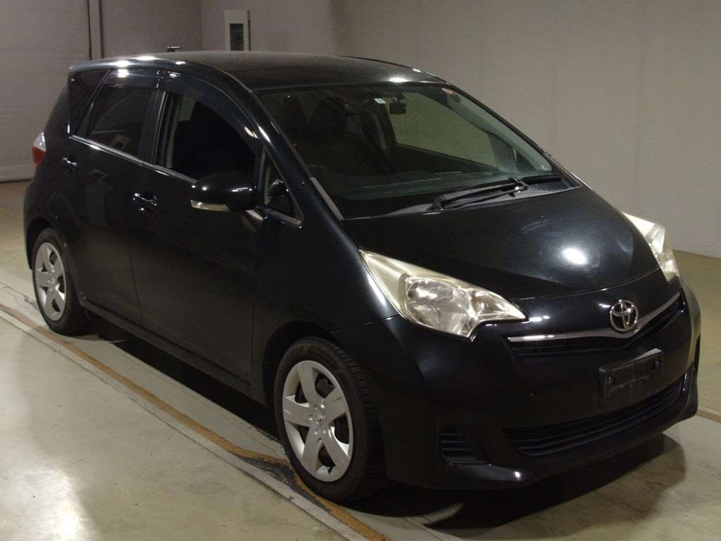 2013 Toyota Ractis NSP120[2]