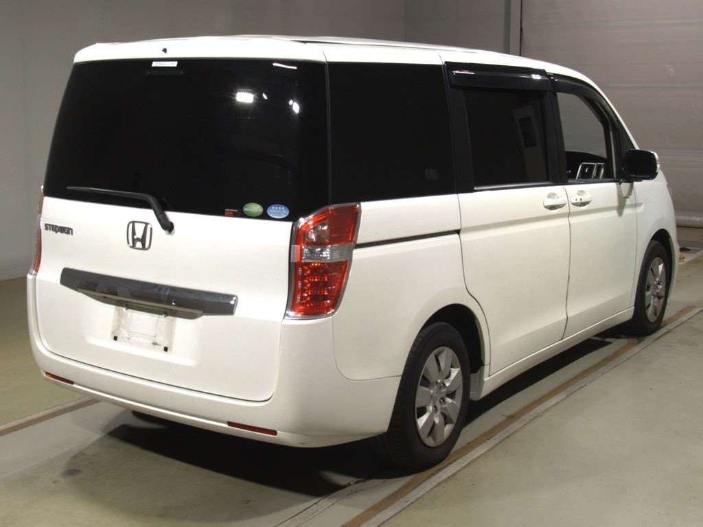 2013 Honda Step WGN RK1[1]