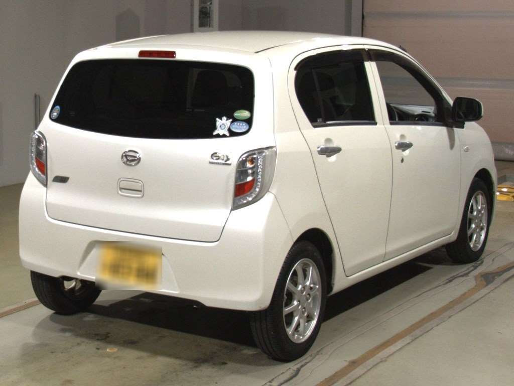 2015 Daihatsu Mira es LA300S[1]