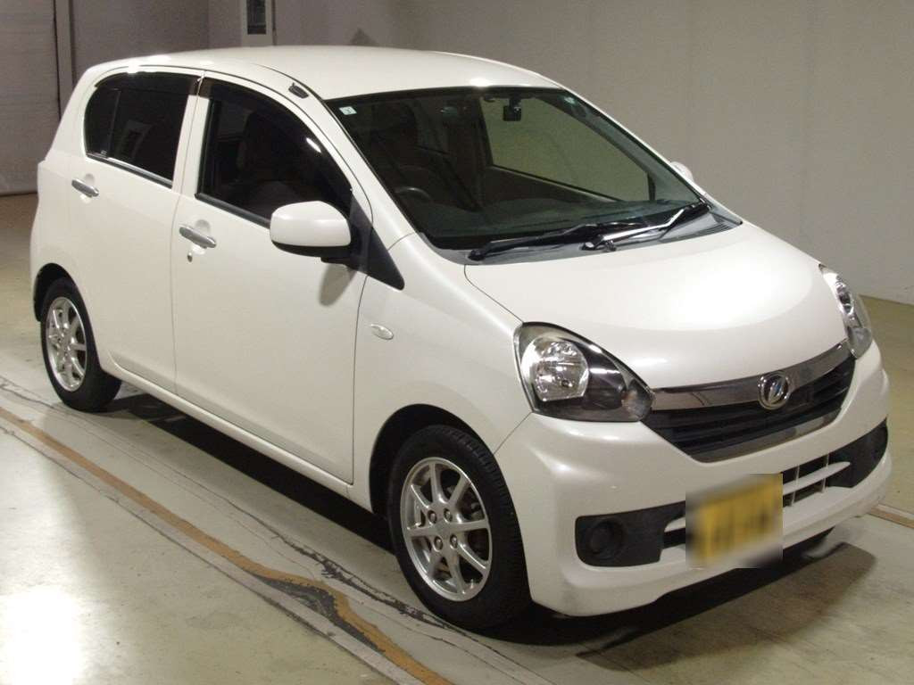 2015 Daihatsu Mira es LA300S[2]