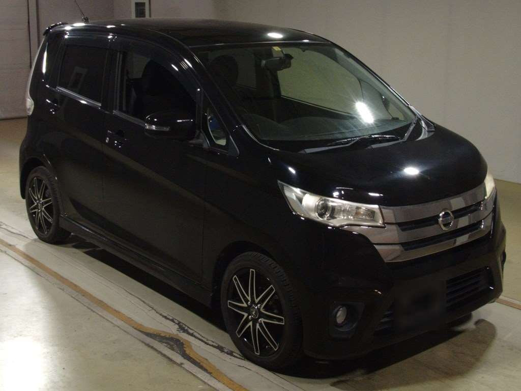 2013 Nissan DAYZ B21W[2]