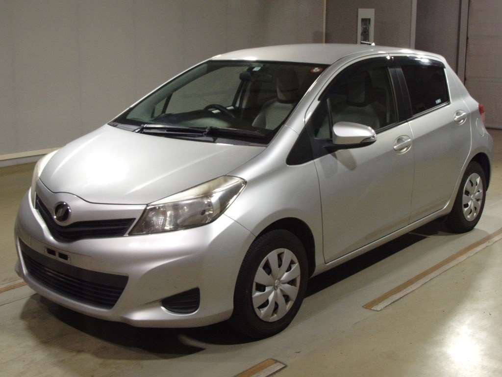 2011 Toyota Vitz KSP130[0]