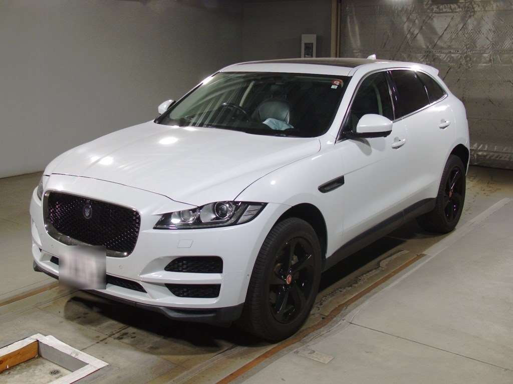 2016 Jaguar F-PACE DC2NA[0]