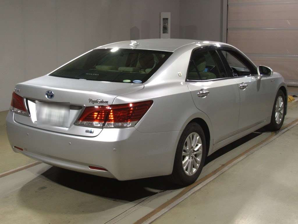 2013 Toyota Crown Hybrid AWS210[1]