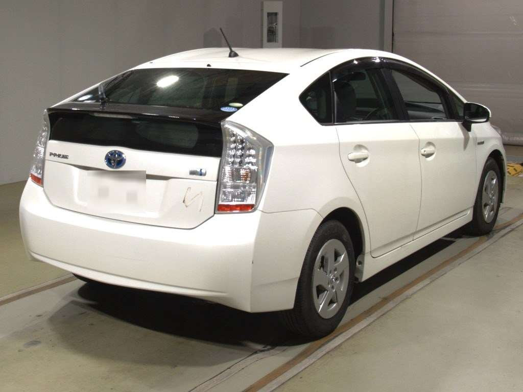 2010 Toyota Prius ZVW30[1]