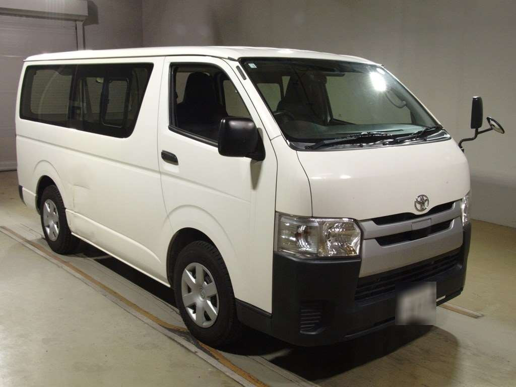 2019 Toyota Hiace Van TRH200V[2]