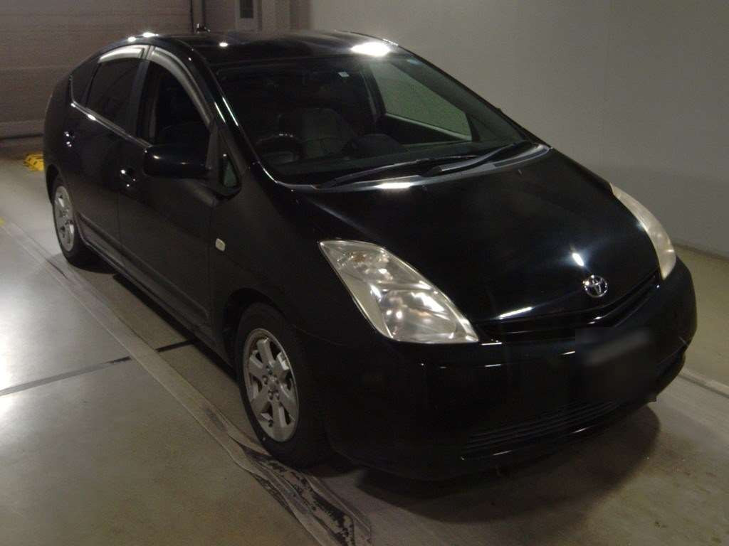 2005 Toyota Prius NHW20[2]