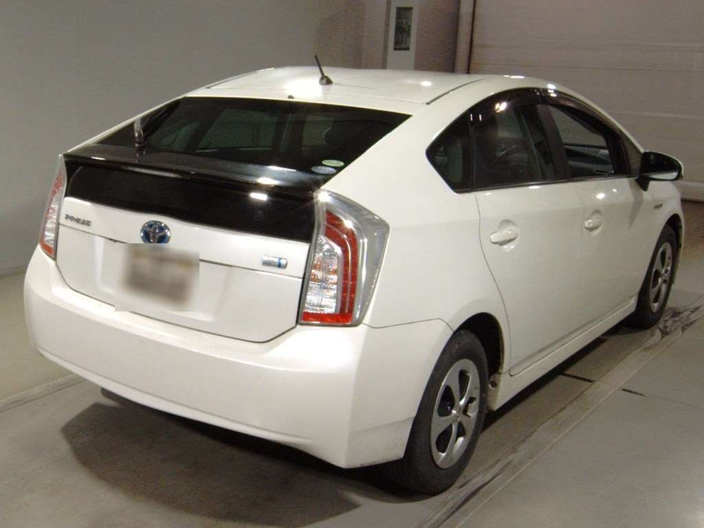 2012 Toyota Prius ZVW30[1]