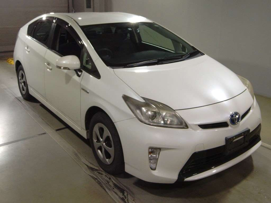 2012 Toyota Prius ZVW30[2]