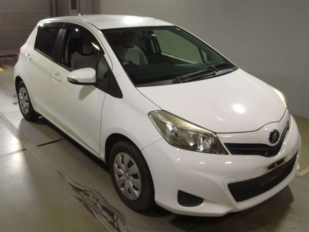 2012 Toyota Vitz KSP130[2]