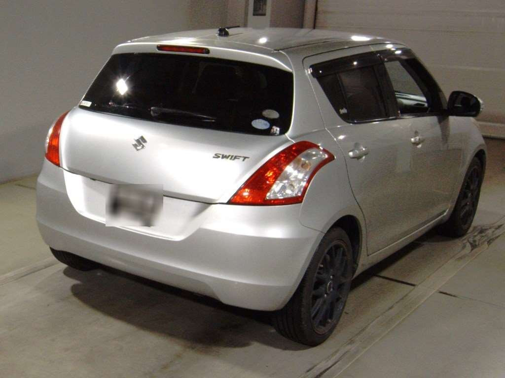 2011 Suzuki Swift ZC72S[1]