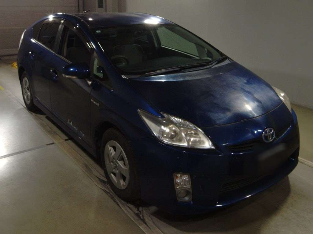 2011 Toyota Prius ZVW30[2]