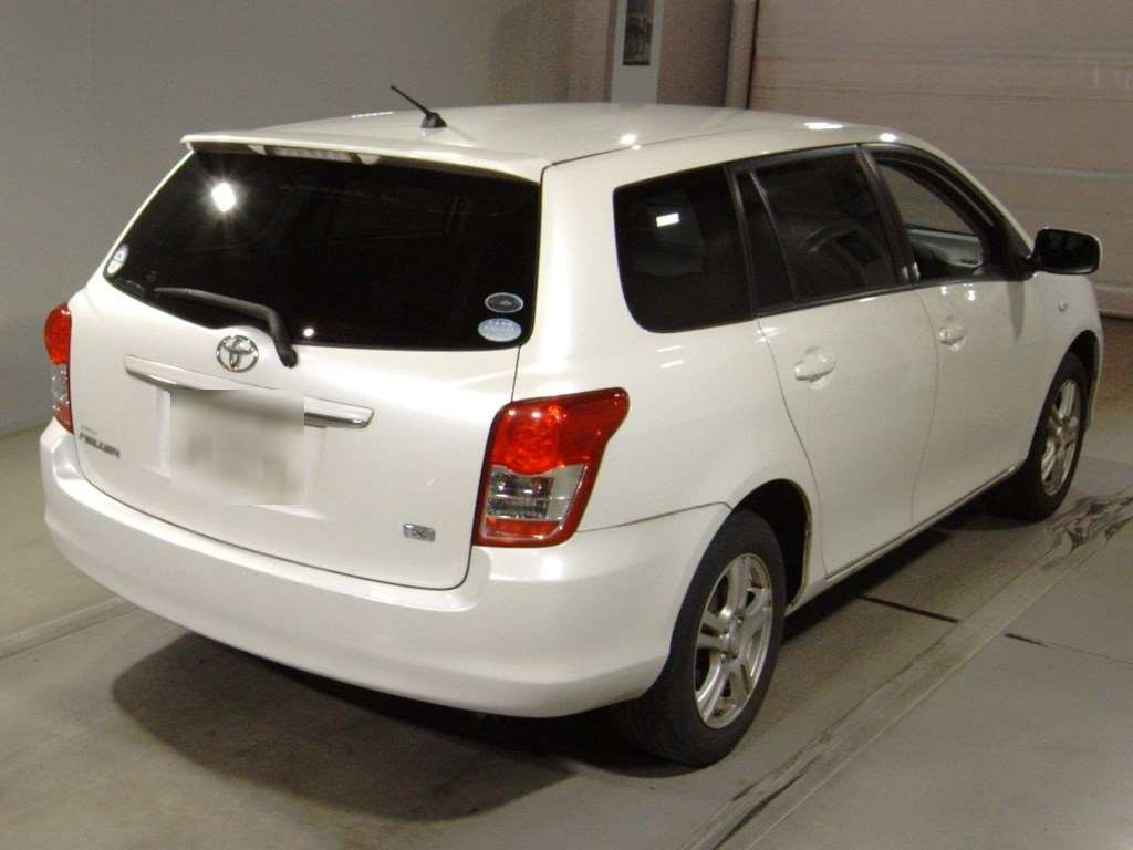 2010 Toyota Corolla Fielder NZE141G[1]