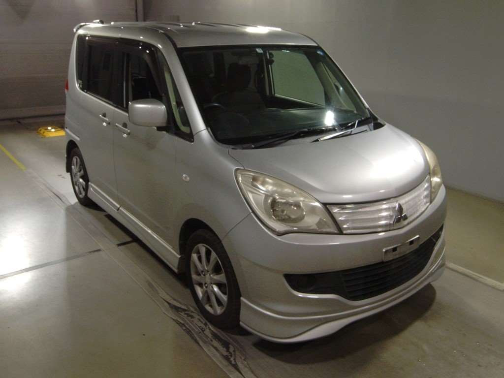 2013 Mitsubishi Delica D2 MB15S[2]