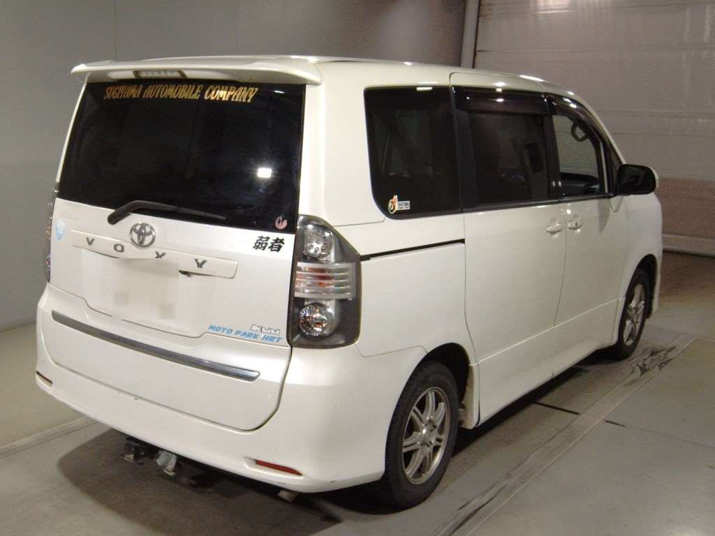 2007 Toyota Voxy ZRR70W[1]