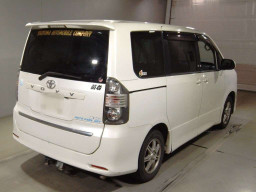 2007 Toyota Voxy