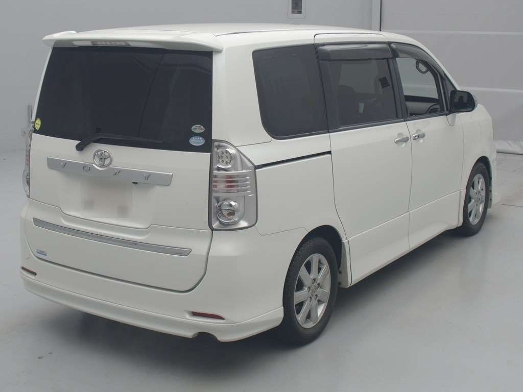 2009 Toyota Voxy ZRR70W[1]