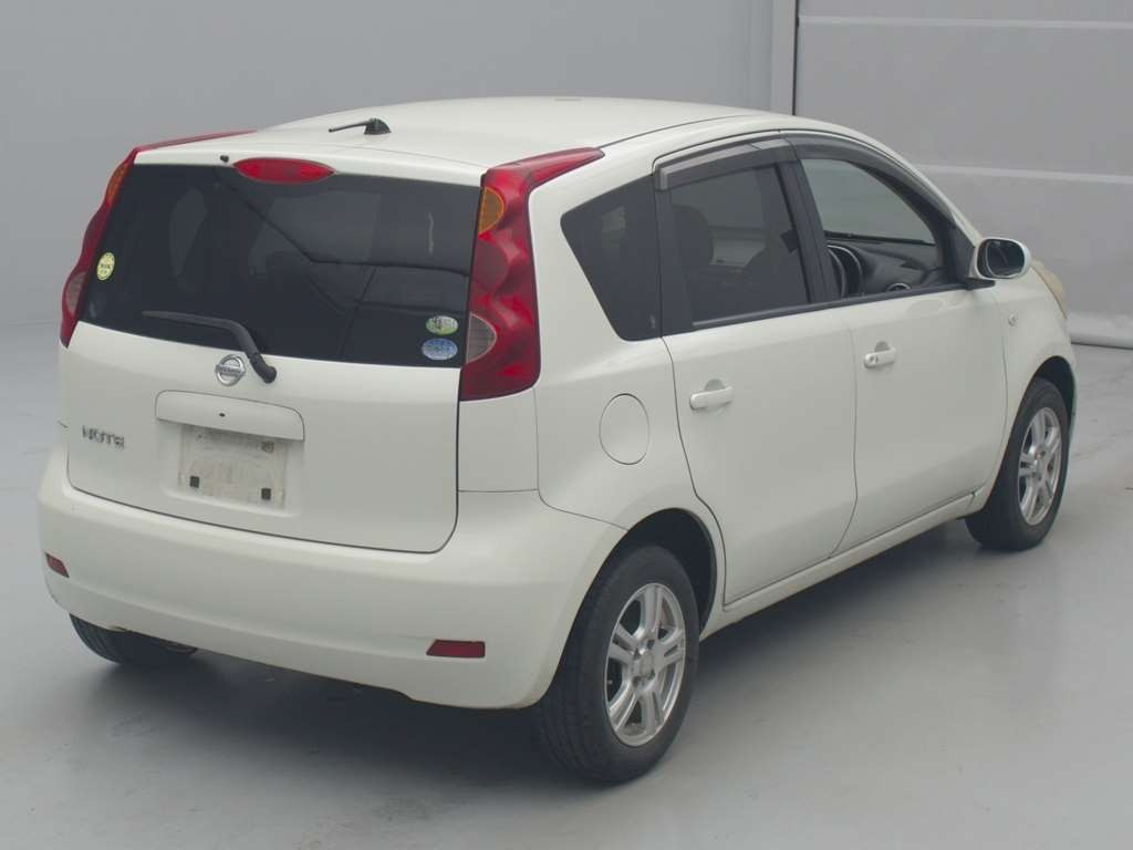 2010 Nissan Note E11[1]