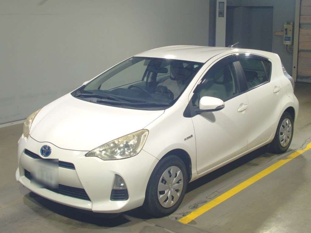 2013 Toyota Aqua NHP10[0]