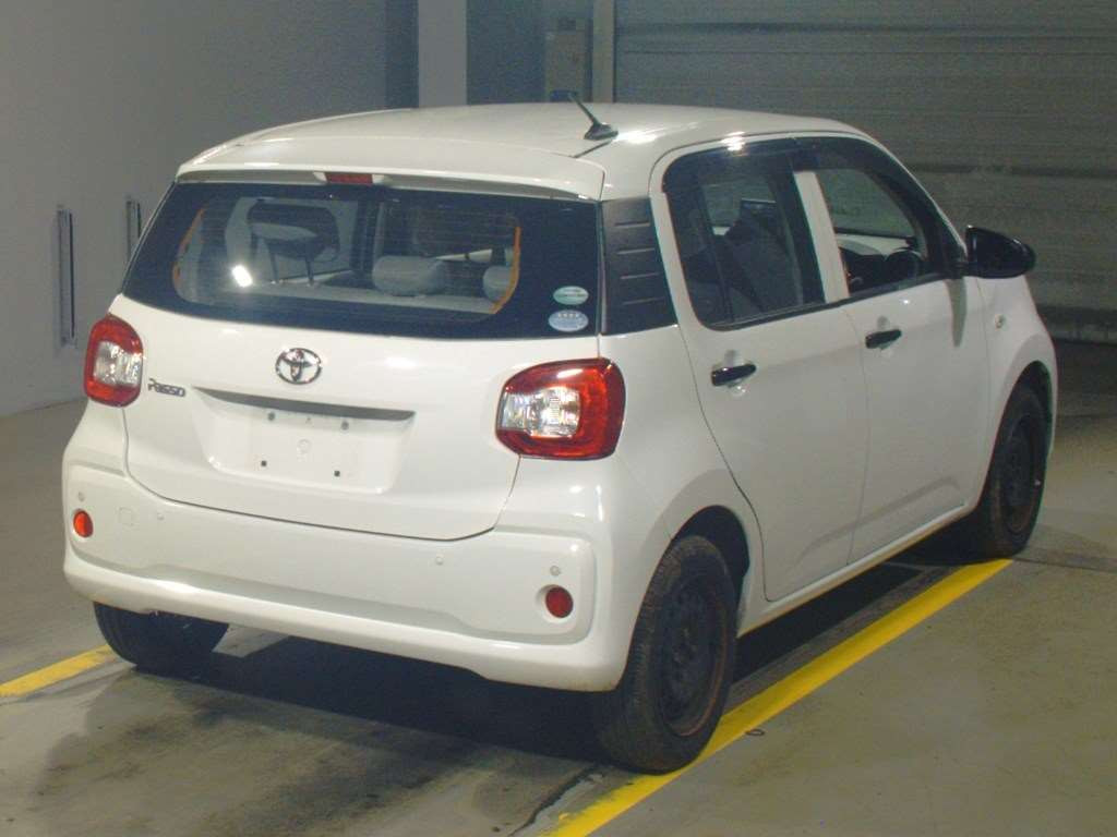 2017 Toyota Passo M700A[1]