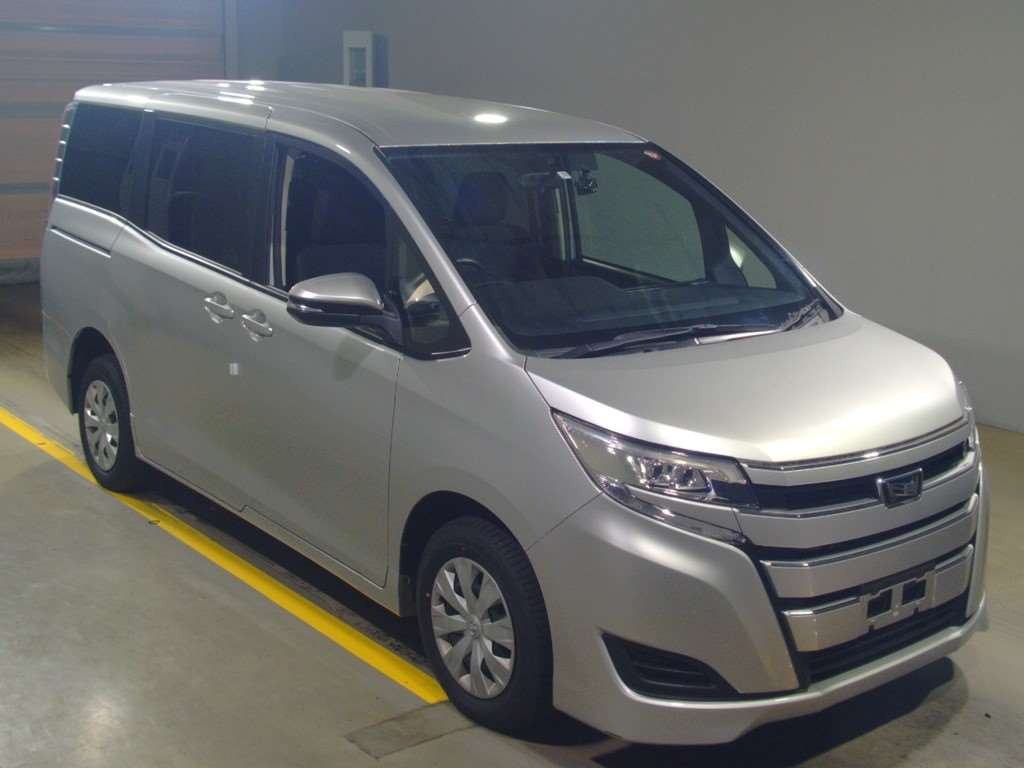 2017 Toyota Noah ZRR85G[2]