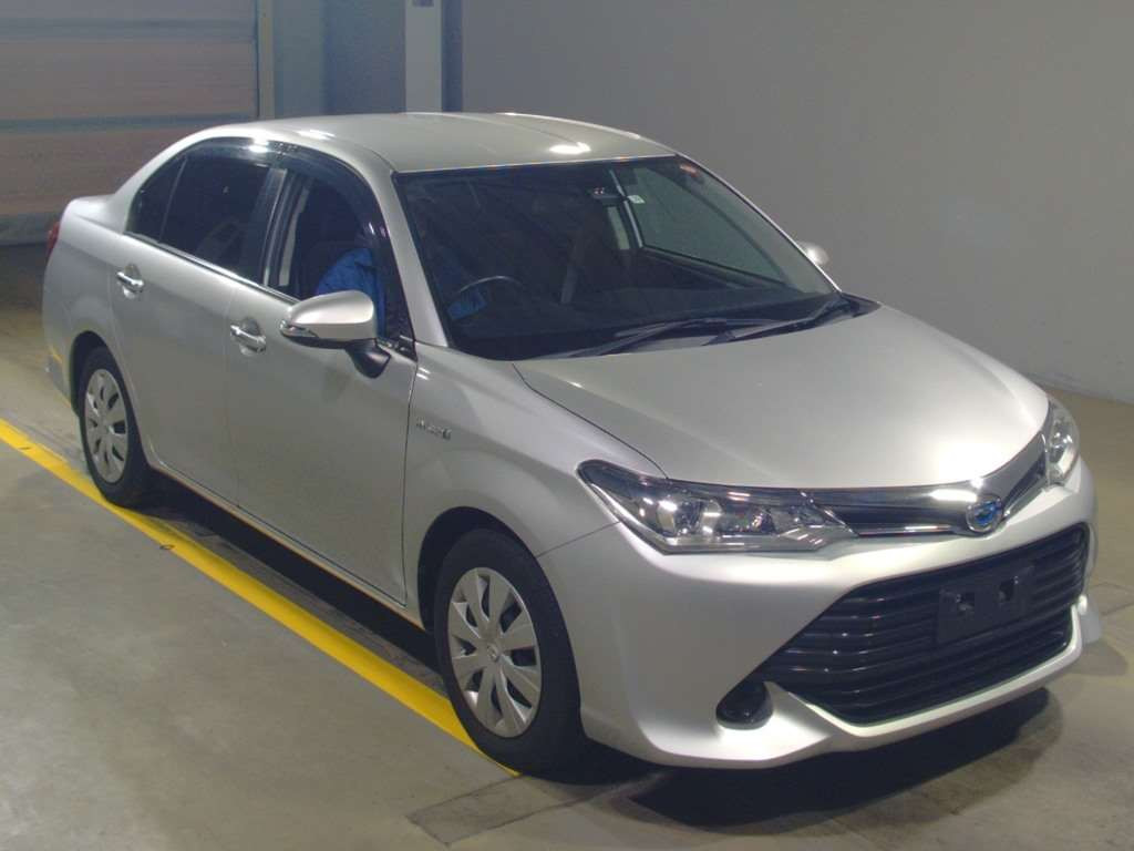 2017 Toyota Corolla Axio NKE165[2]