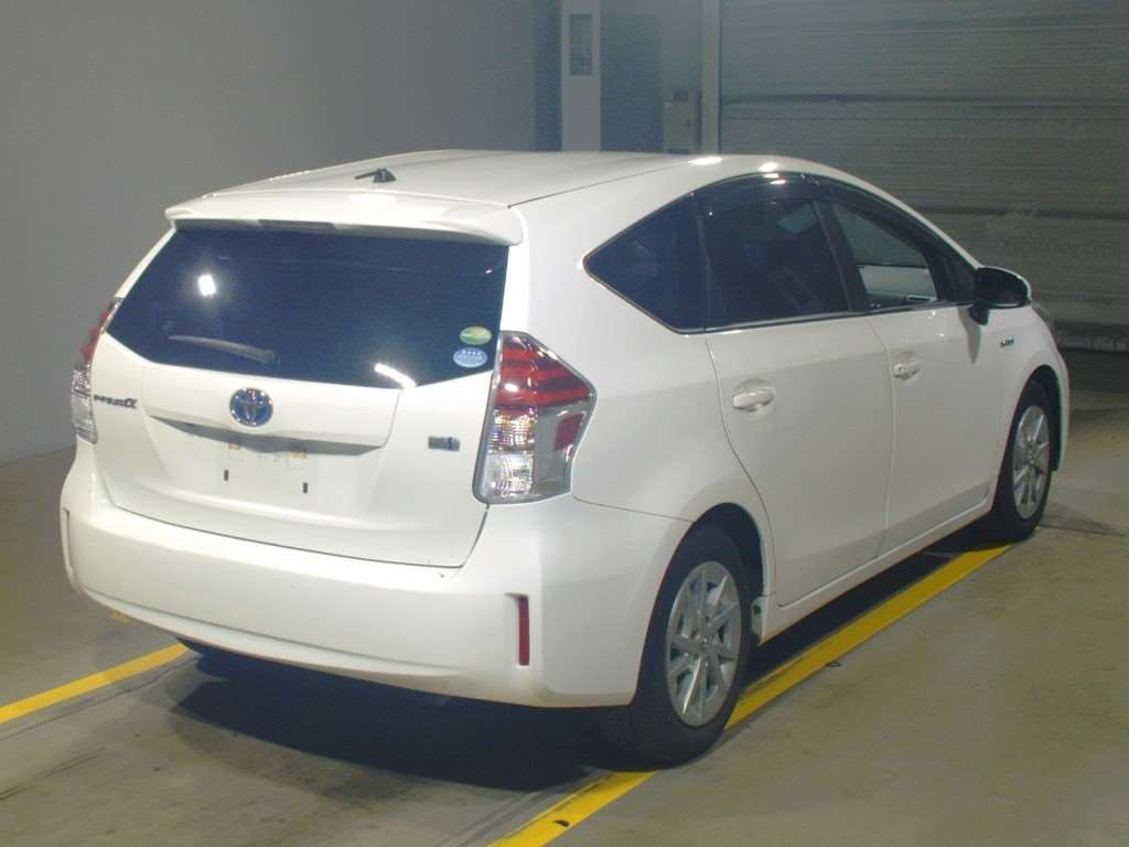 2019 Toyota Prius alpha ZVW41W[1]