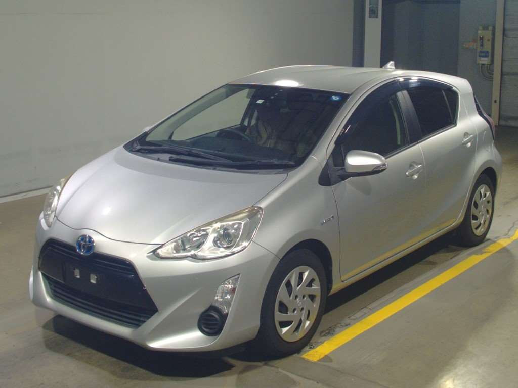 2015 Toyota Aqua NHP10[0]