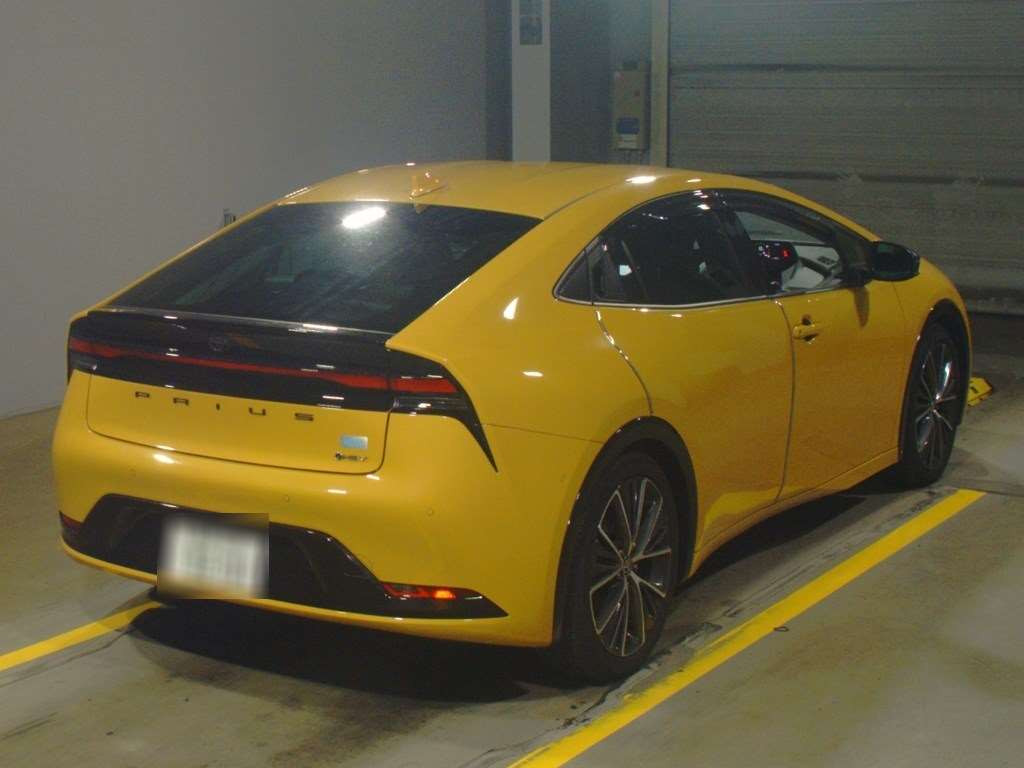 2023 Toyota Prius MXWH60[1]