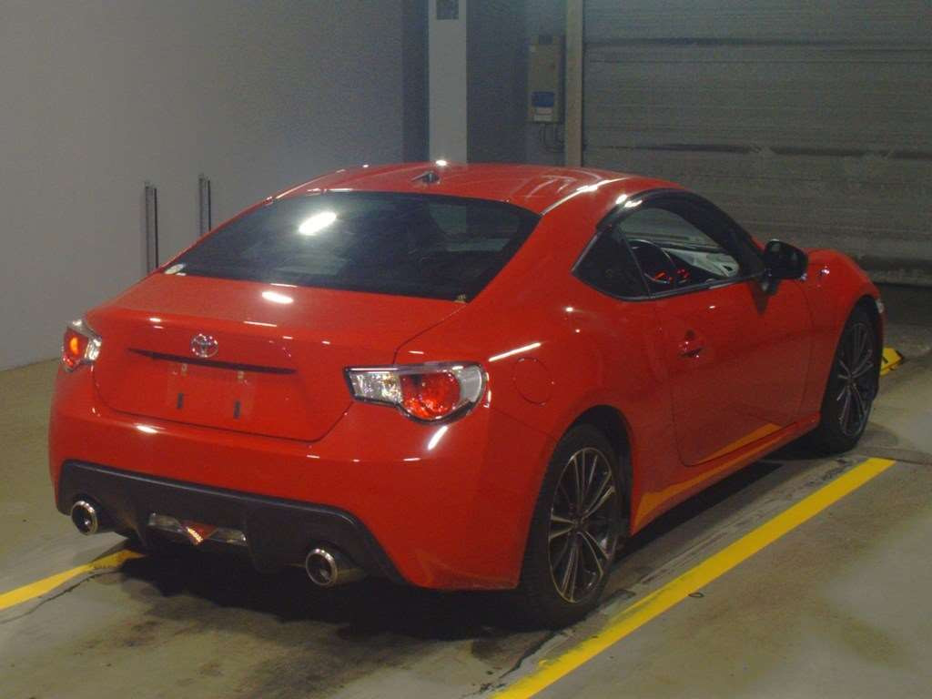 2013 Toyota 86 ZN6[1]