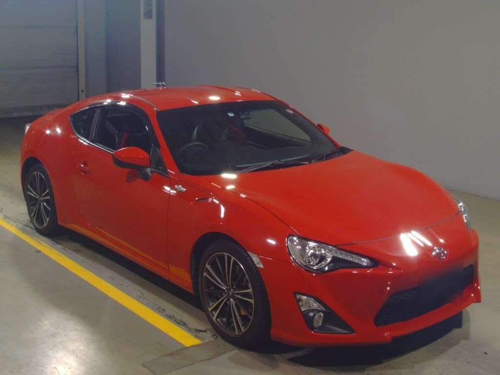 2013 Toyota 86 ZN6[2]