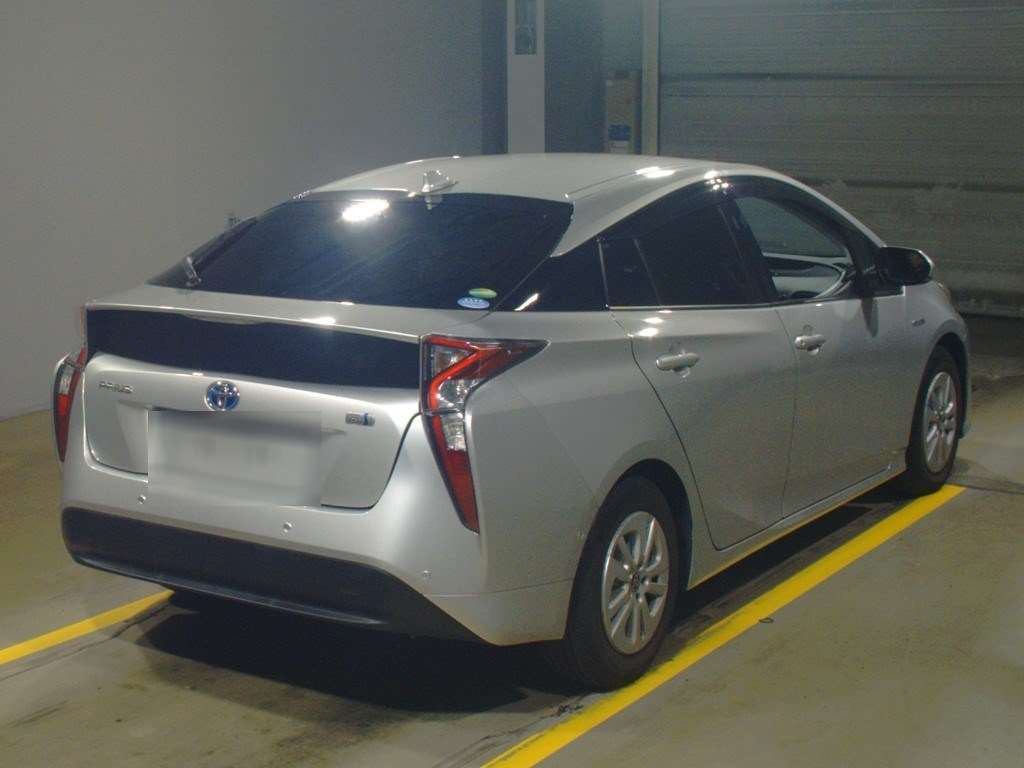 2018 Toyota Prius ZVW50[1]