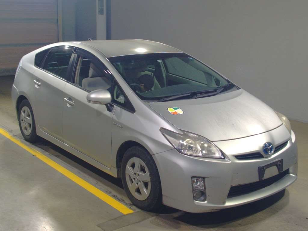 2011 Toyota Prius ZVW30[2]