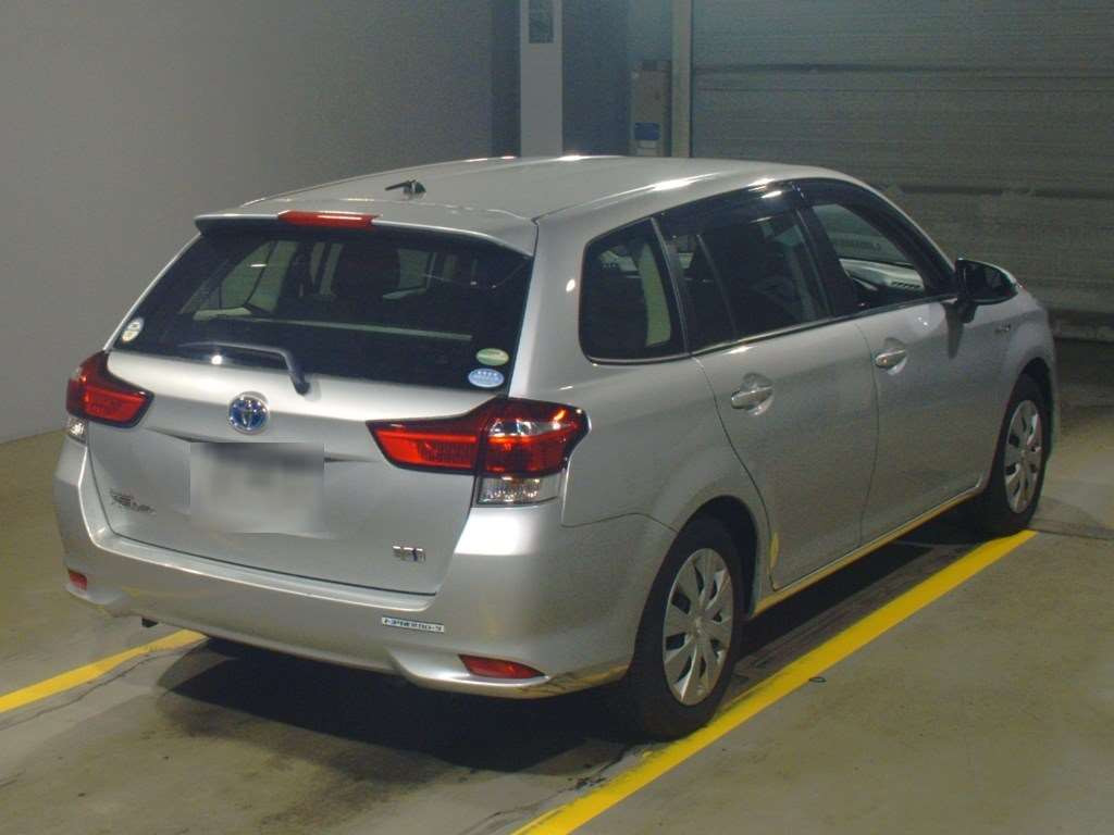 2015 Toyota Corolla Fielder NKE165G[1]