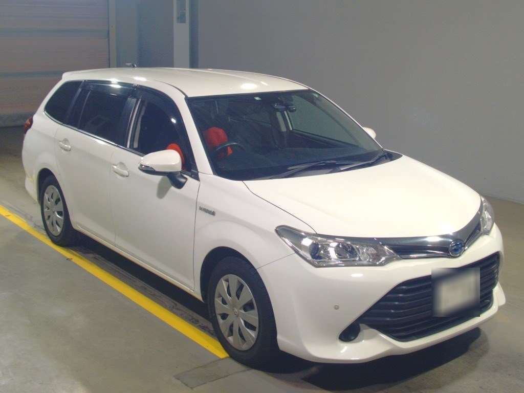 2016 Toyota Corolla Fielder NKE165G[2]