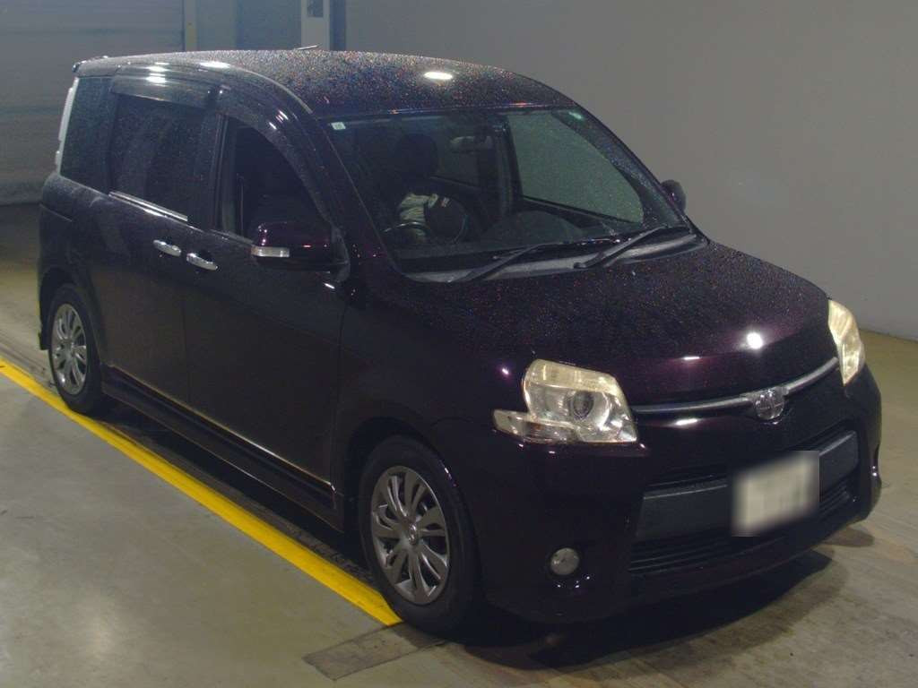 2011 Toyota Sienta NCP81G[2]