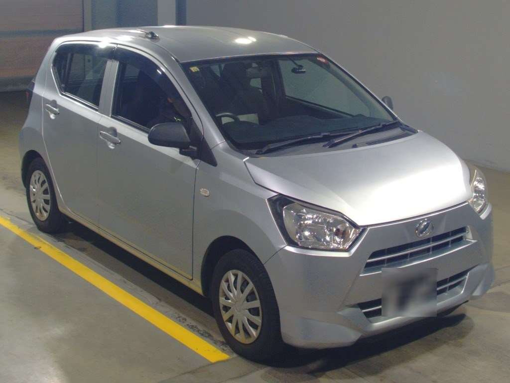 2017 Daihatsu Mira es LA350S[2]