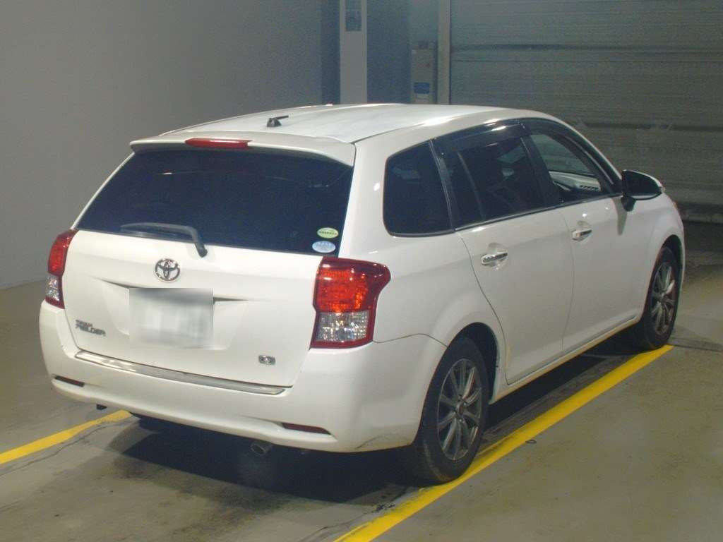 2012 Toyota Corolla Fielder NZE161G[1]