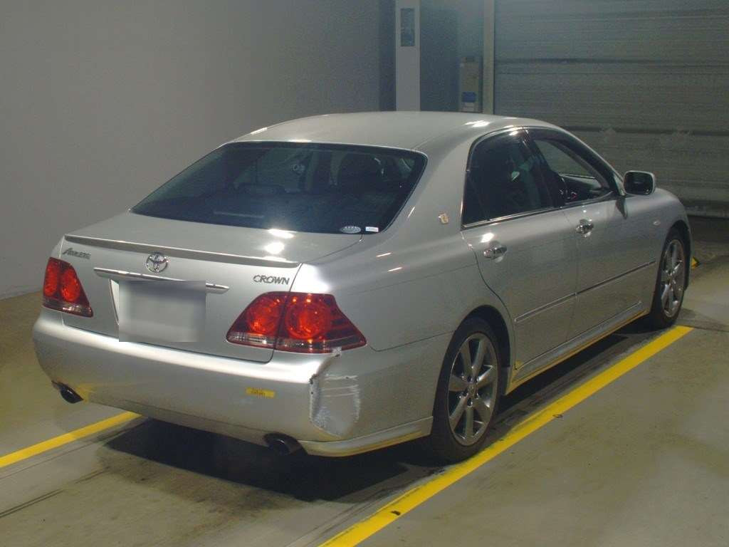 2005 Toyota Crown GRS184[1]