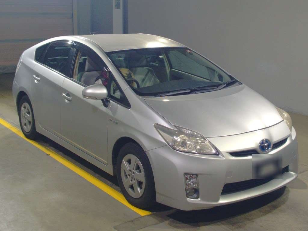 2010 Toyota Prius ZVW30[2]