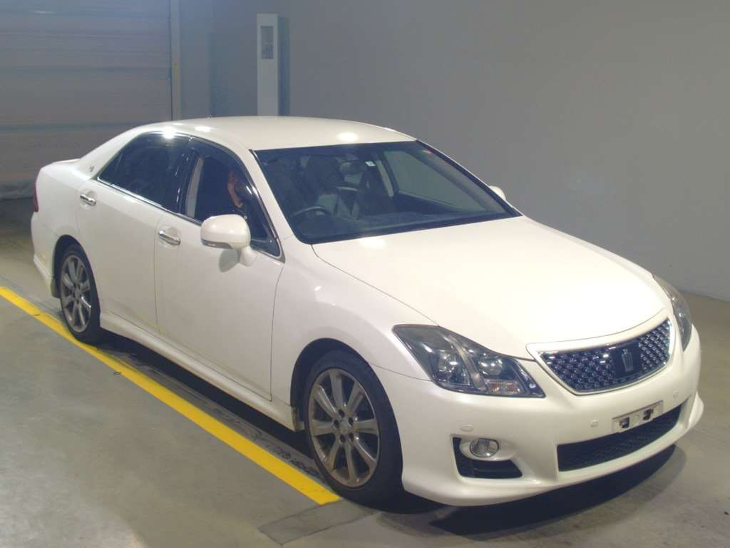 2008 Toyota Crown GRS204[2]