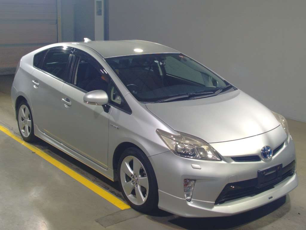 2012 Toyota Prius ZVW30[2]