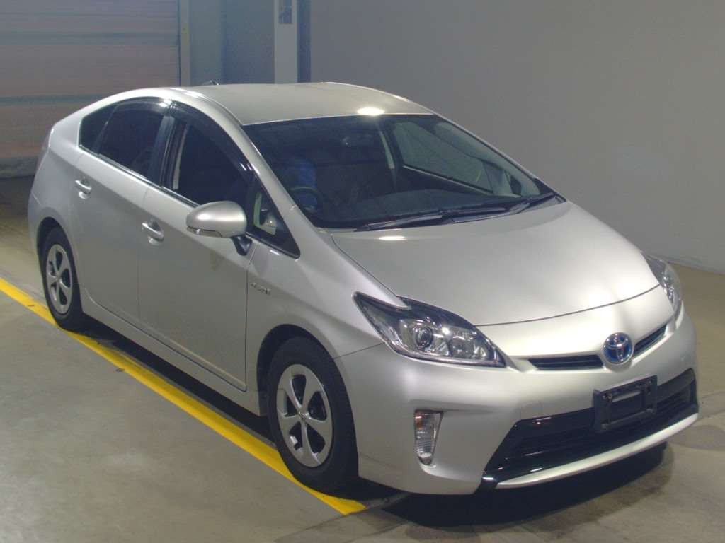 2014 Toyota Prius ZVW30[2]