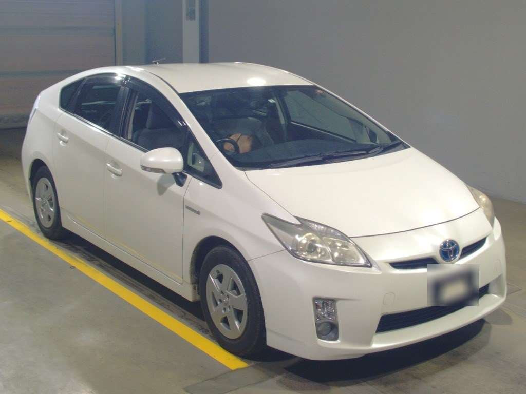 2010 Toyota Prius ZVW30[2]