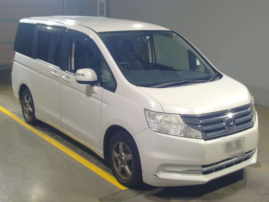 2014 Honda Step WGN RK1[2]